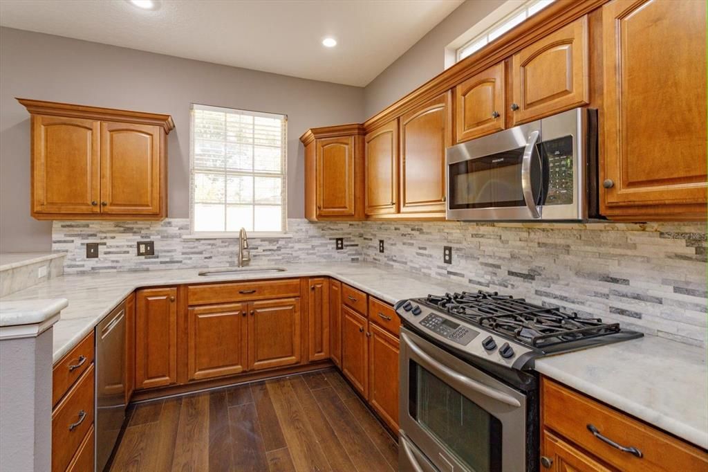 For Rent: $2,900 (3 beds, 2 baths, 1642 Square Feet)