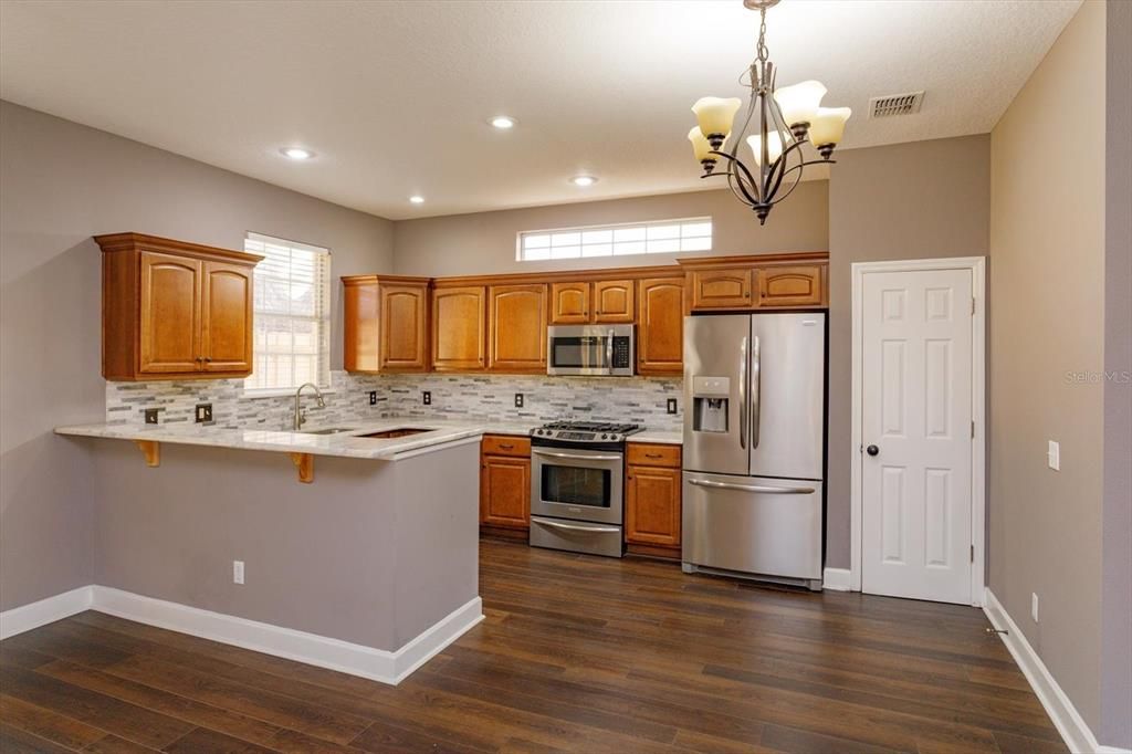 For Rent: $2,900 (3 beds, 2 baths, 1642 Square Feet)