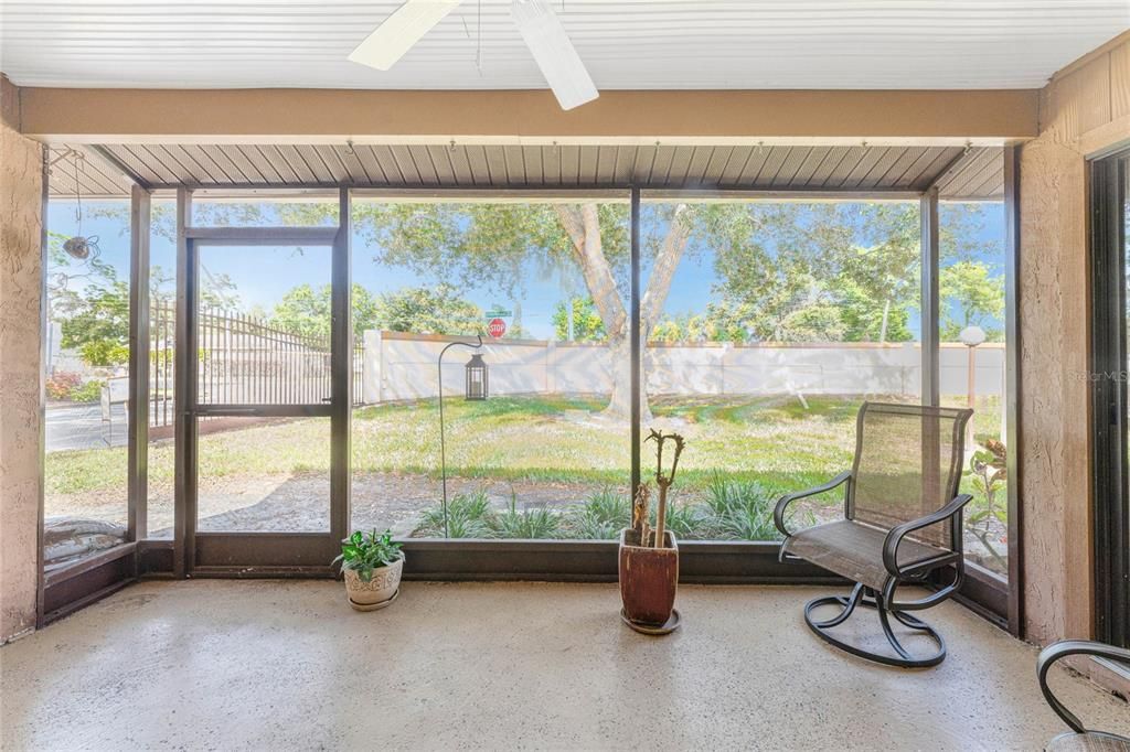 For Sale: $199,000 (2 beds, 2 baths, 1078 Square Feet)