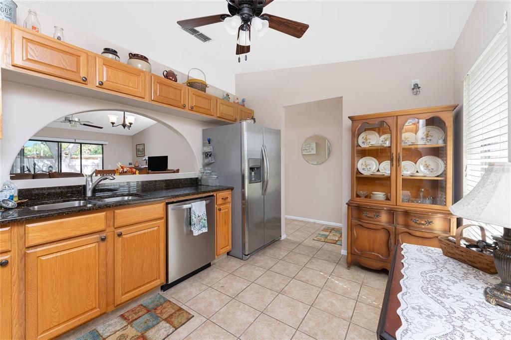 For Sale: $199,000 (2 beds, 2 baths, 1078 Square Feet)