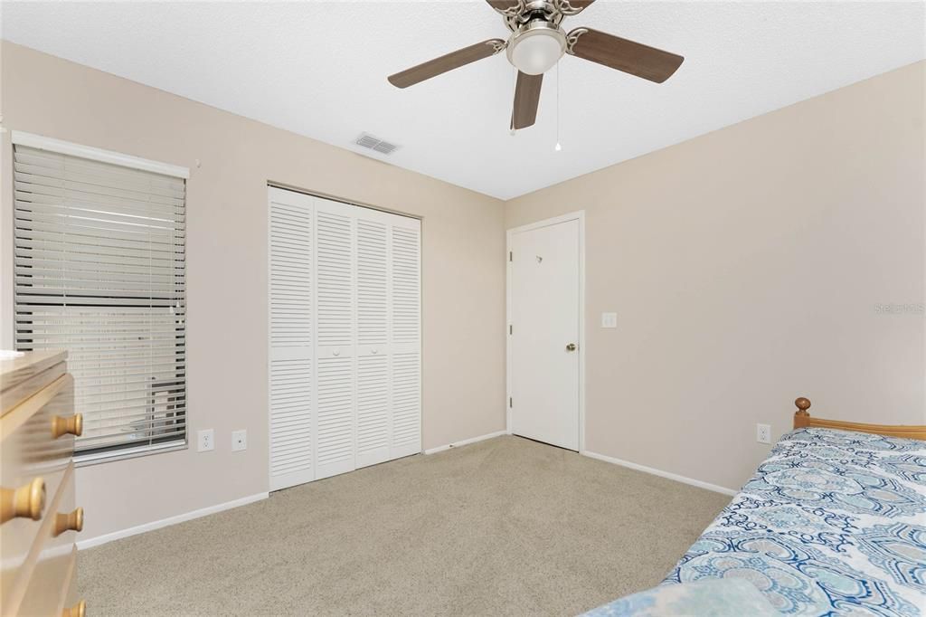 For Sale: $199,000 (2 beds, 2 baths, 1078 Square Feet)