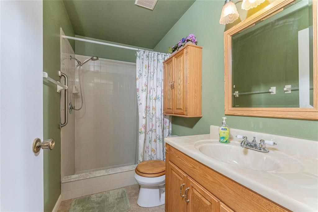 For Sale: $199,000 (2 beds, 2 baths, 1078 Square Feet)