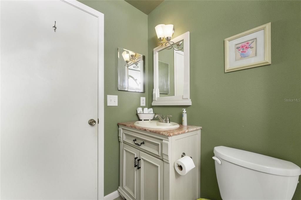 For Sale: $199,000 (2 beds, 2 baths, 1078 Square Feet)