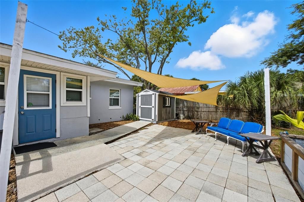 For Rent: $1,800 (2 beds, 1 baths, 648 Square Feet)