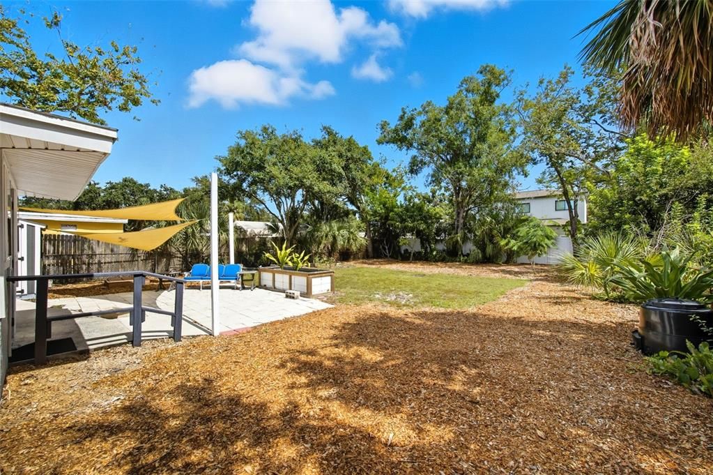 For Rent: $1,800 (2 beds, 1 baths, 648 Square Feet)