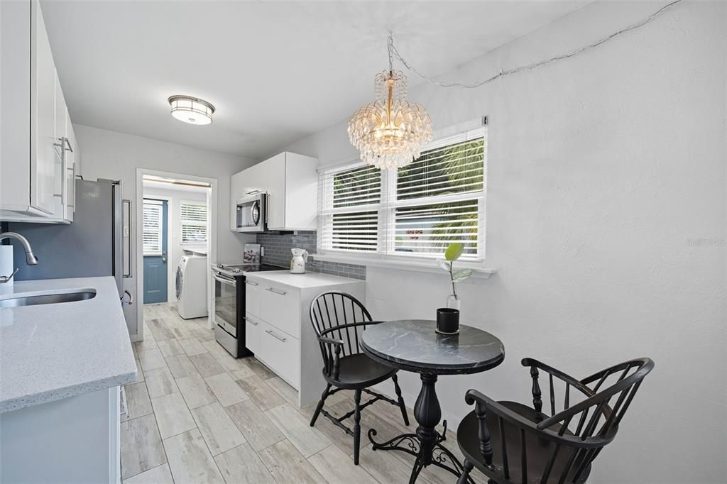 For Rent: $1,800 (2 beds, 1 baths, 648 Square Feet)