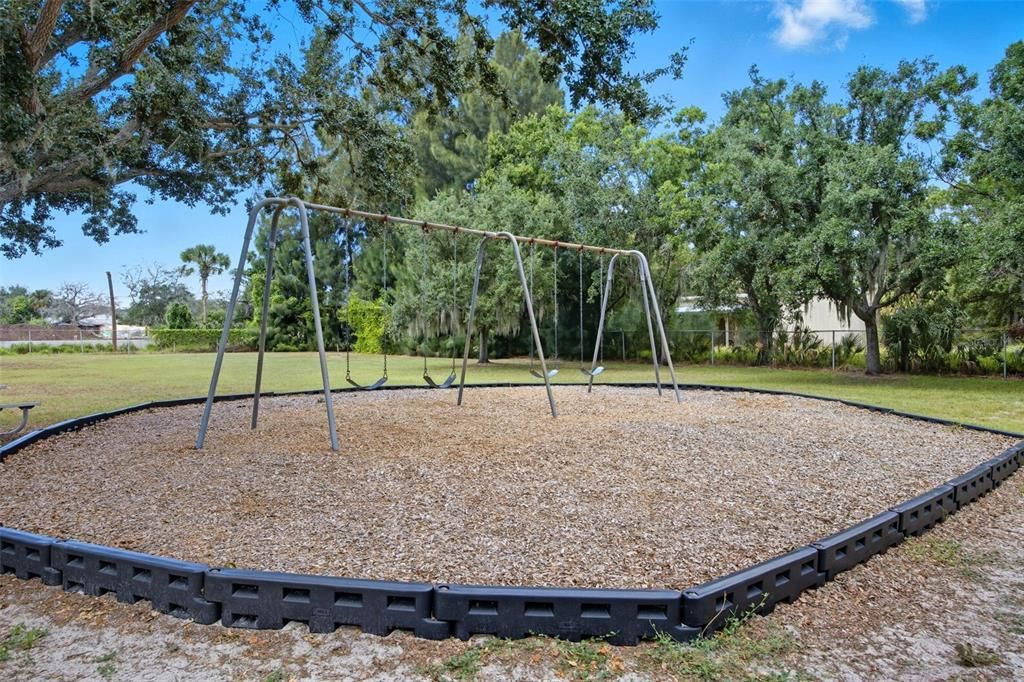 For Rent: $1,800 (2 beds, 1 baths, 648 Square Feet)