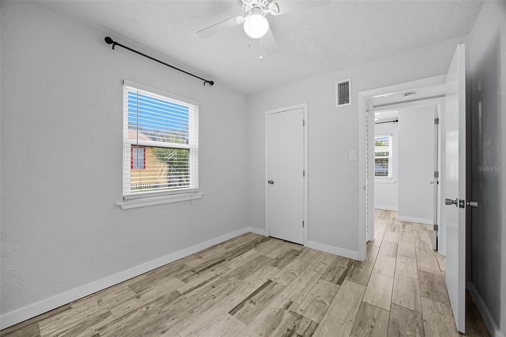 For Rent: $1,800 (2 beds, 1 baths, 648 Square Feet)