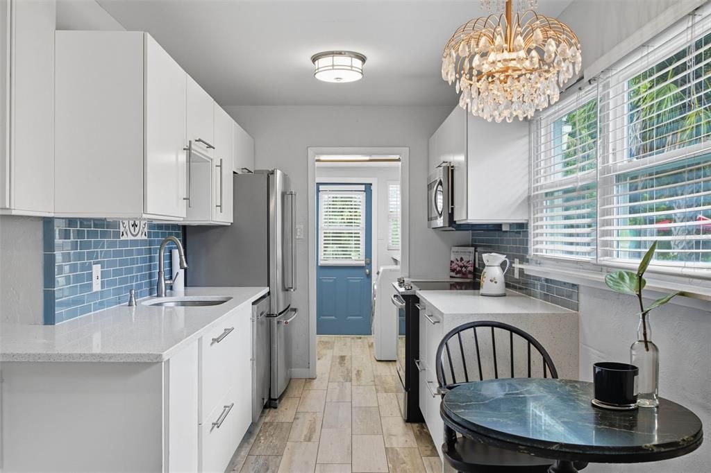 For Rent: $1,800 (2 beds, 1 baths, 648 Square Feet)