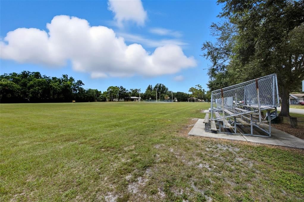 For Rent: $1,800 (2 beds, 1 baths, 648 Square Feet)