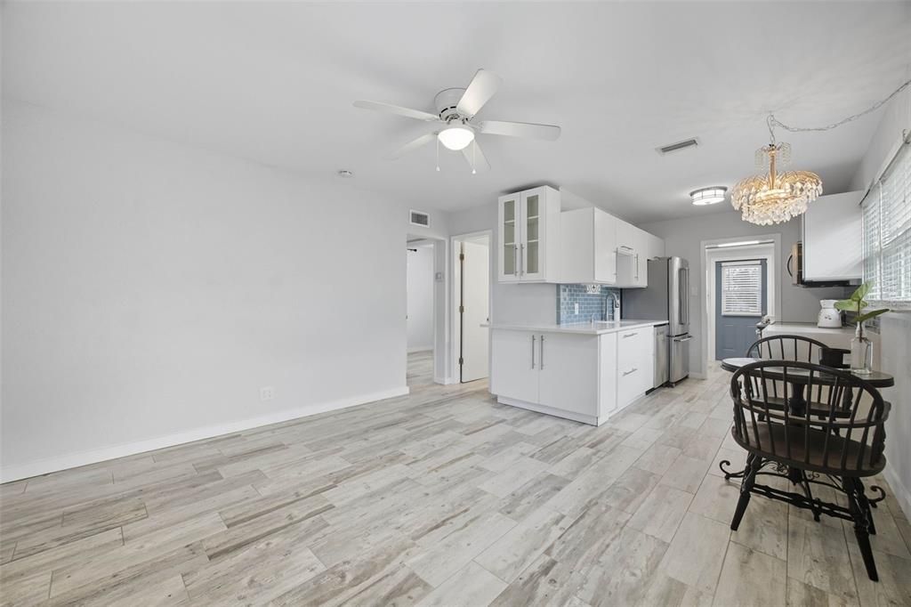 For Rent: $1,800 (2 beds, 1 baths, 648 Square Feet)