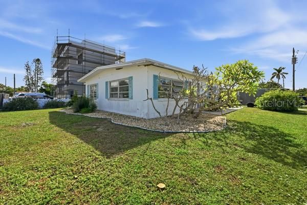 待售: $1,200,000 (2 贝兹, 2 浴室, 1246 平方英尺)