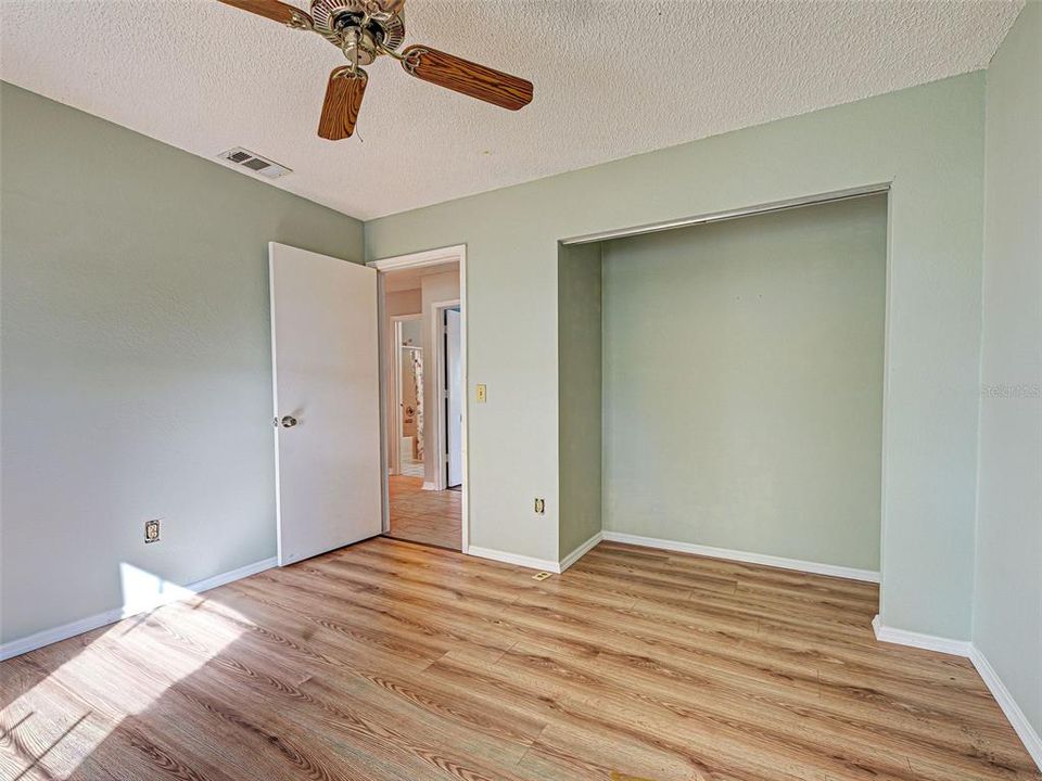 For Sale: $285,000 (3 beds, 3 baths, 1072 Square Feet)