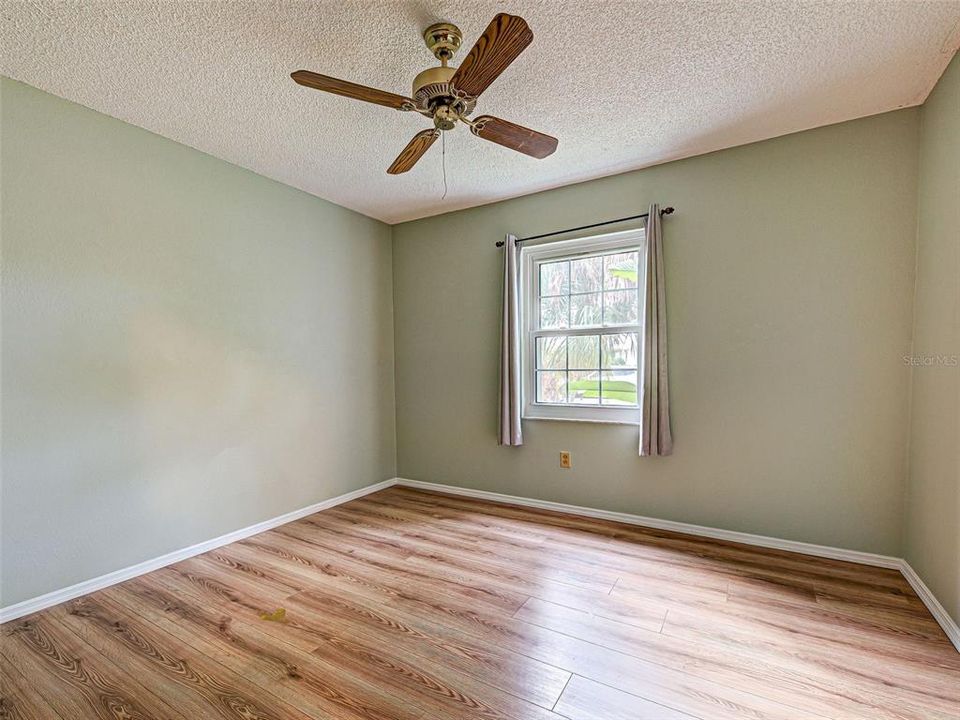 For Sale: $285,000 (3 beds, 3 baths, 1072 Square Feet)