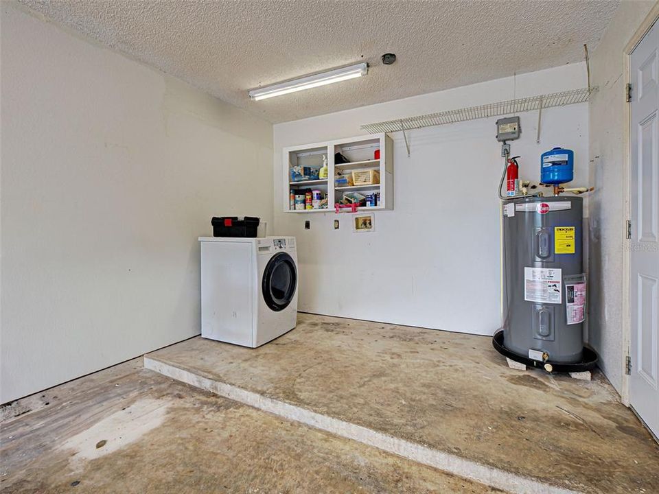 For Sale: $285,000 (3 beds, 3 baths, 1072 Square Feet)