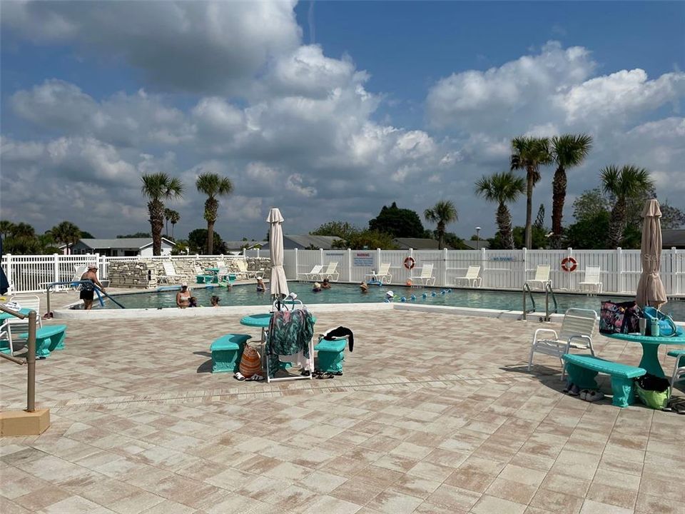 For Sale: $285,000 (3 beds, 3 baths, 1072 Square Feet)