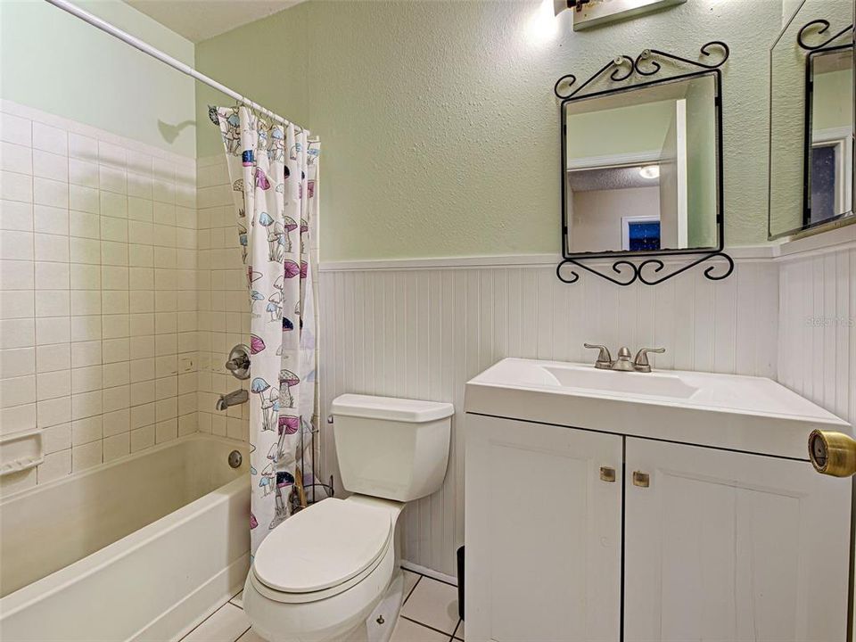 For Sale: $285,000 (3 beds, 3 baths, 1072 Square Feet)