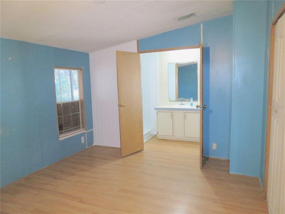 待售: $179,000 (3 贝兹, 2 浴室, 1144 平方英尺)