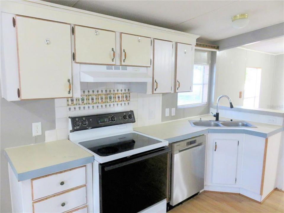 待售: $179,000 (3 贝兹, 2 浴室, 1144 平方英尺)