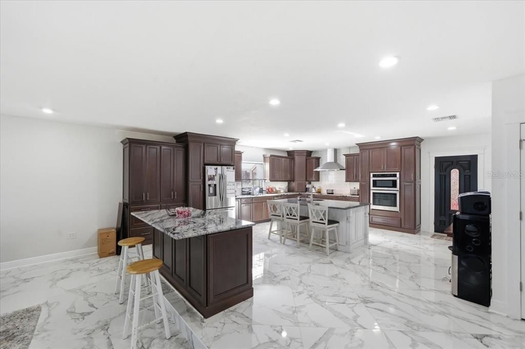 For Sale: $1,825,000 (7 beds, 6 baths, 5661 Square Feet)