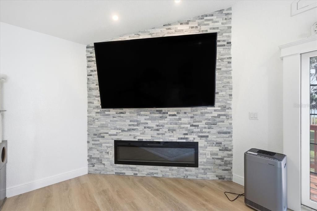 For Sale: $1,825,000 (7 beds, 6 baths, 5661 Square Feet)