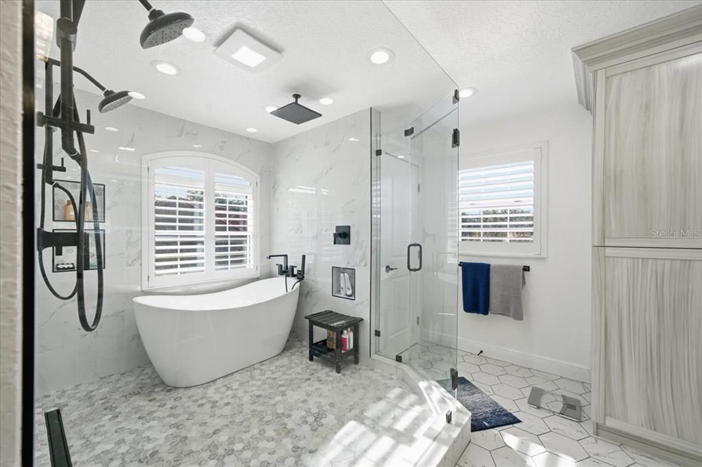 For Sale: $1,825,000 (7 beds, 6 baths, 5661 Square Feet)