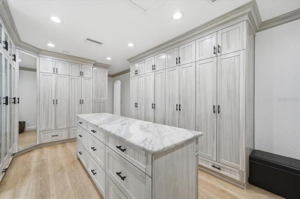 For Sale: $1,825,000 (7 beds, 6 baths, 5661 Square Feet)