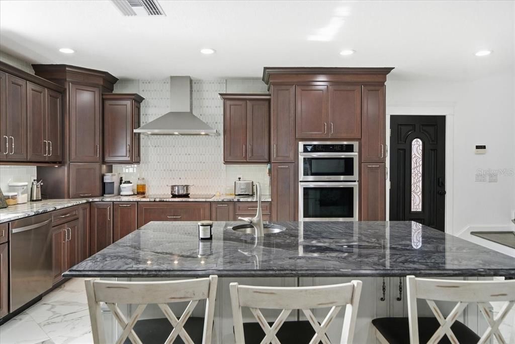 For Sale: $1,825,000 (7 beds, 6 baths, 5661 Square Feet)