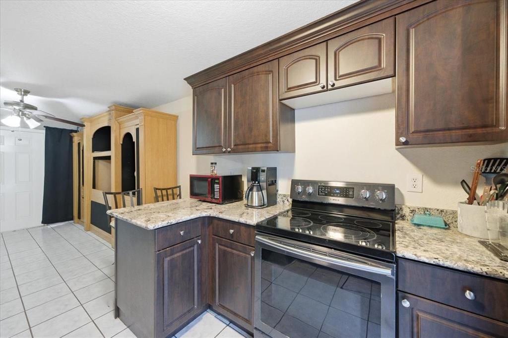 For Sale: $1,825,000 (7 beds, 6 baths, 5661 Square Feet)