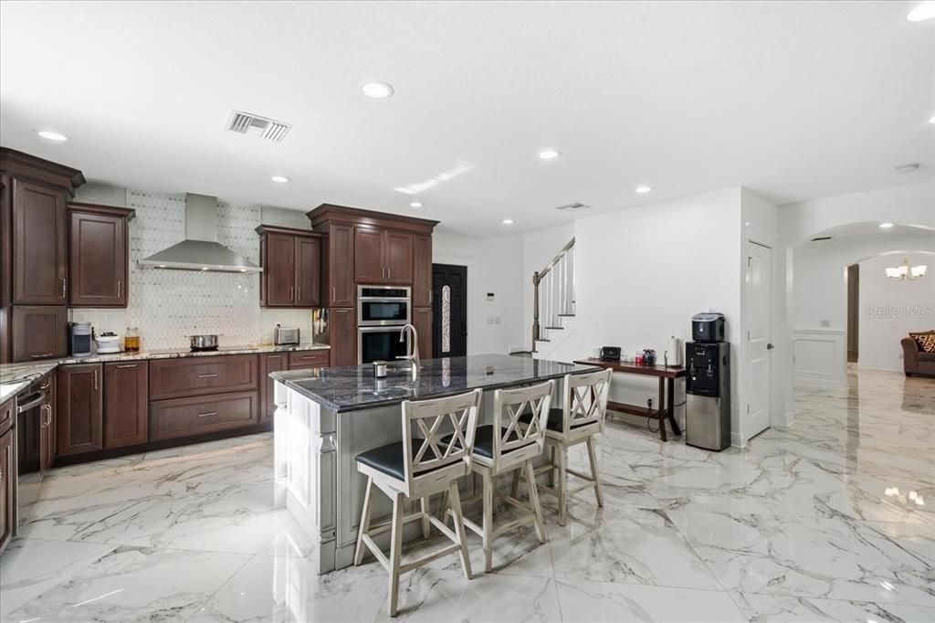 For Sale: $1,825,000 (7 beds, 6 baths, 5661 Square Feet)