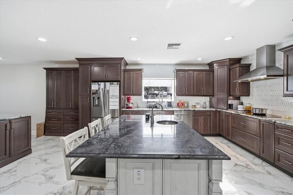 For Sale: $1,825,000 (7 beds, 6 baths, 5661 Square Feet)