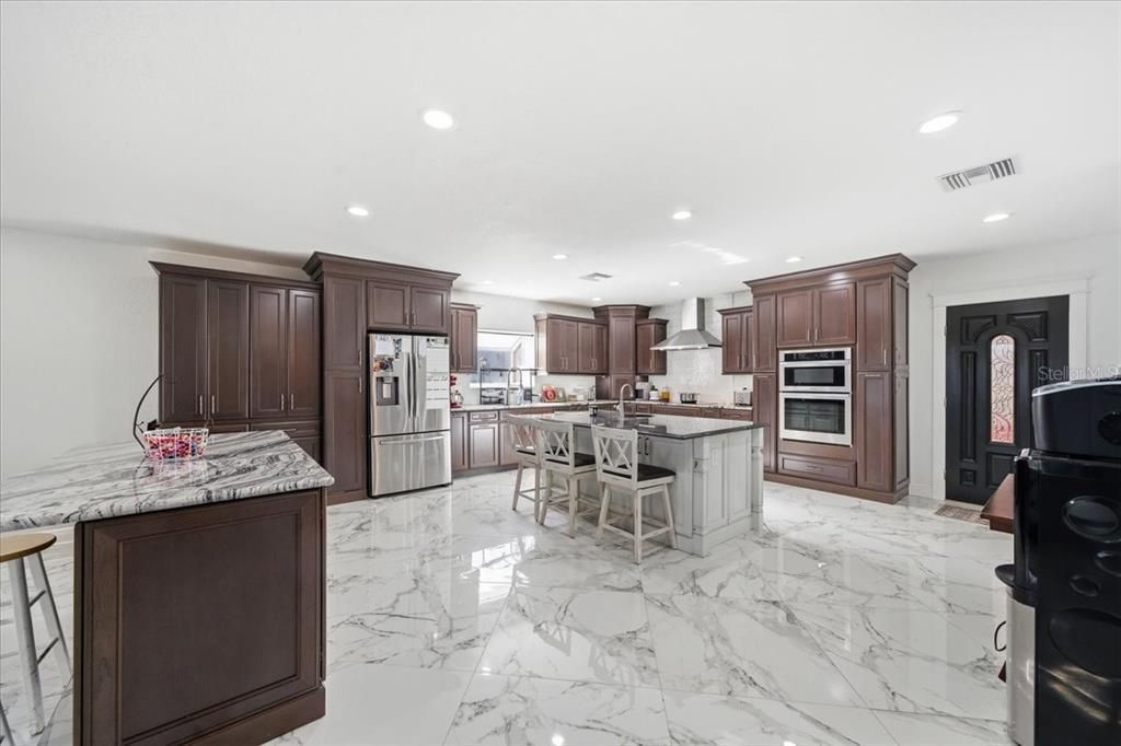 For Sale: $1,825,000 (7 beds, 6 baths, 5661 Square Feet)