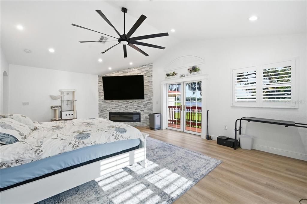 For Sale: $1,825,000 (7 beds, 6 baths, 5661 Square Feet)