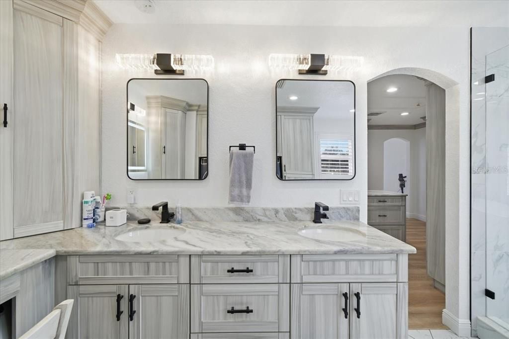 For Sale: $1,825,000 (7 beds, 6 baths, 5661 Square Feet)