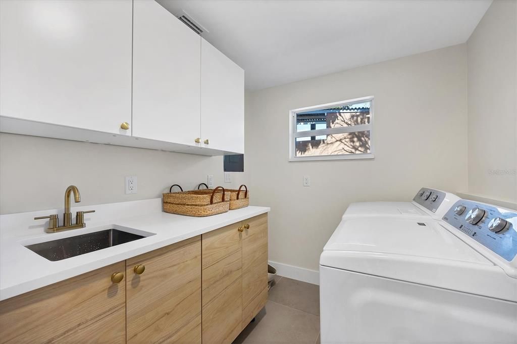 For Rent: $6,500 (4 beds, 3 baths, 2317 Square Feet)