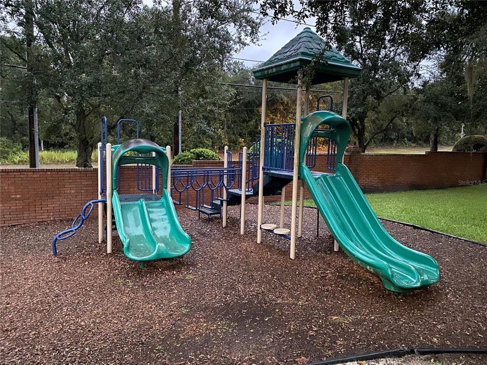 For Rent: $2,295 (3 beds, 2 baths, 1689 Square Feet)