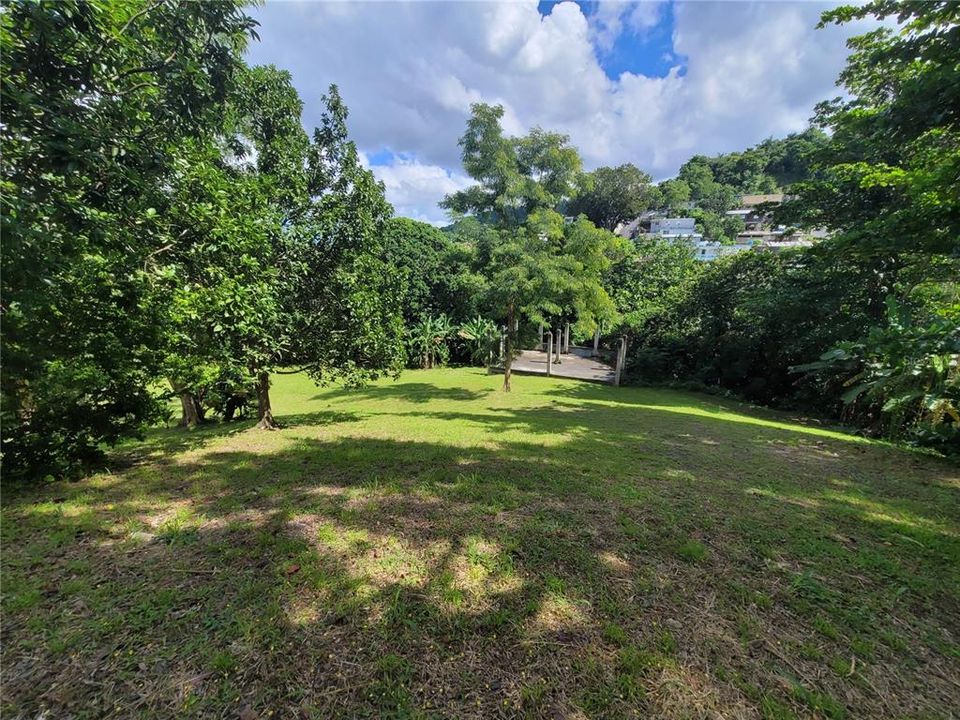 En Venta: $130,000 (1.07 acres)