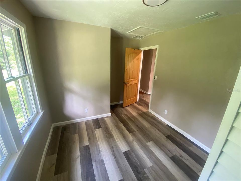 For Sale: $209,500 (3 beds, 1 baths, 976 Square Feet)