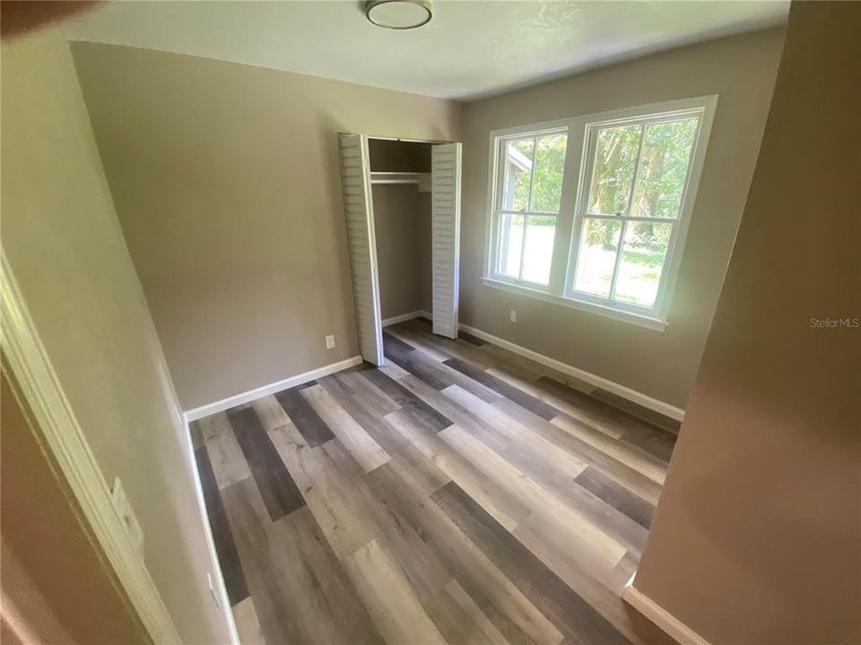 For Sale: $209,500 (3 beds, 1 baths, 976 Square Feet)