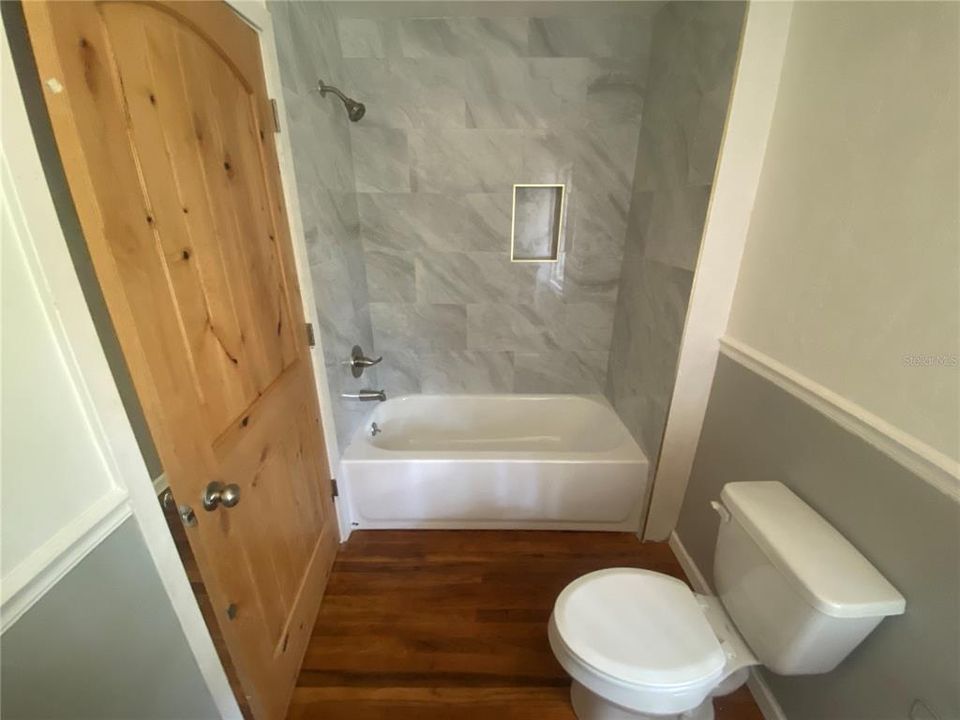 For Sale: $209,500 (3 beds, 1 baths, 976 Square Feet)