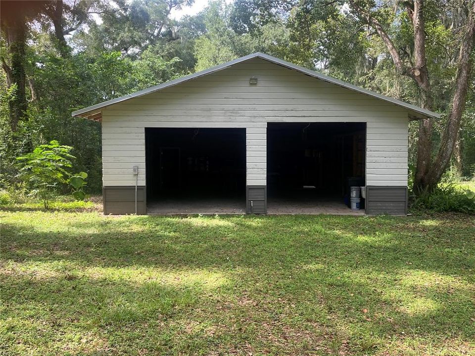 For Sale: $209,500 (3 beds, 1 baths, 976 Square Feet)