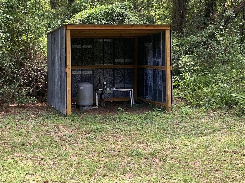 For Sale: $209,500 (3 beds, 1 baths, 976 Square Feet)