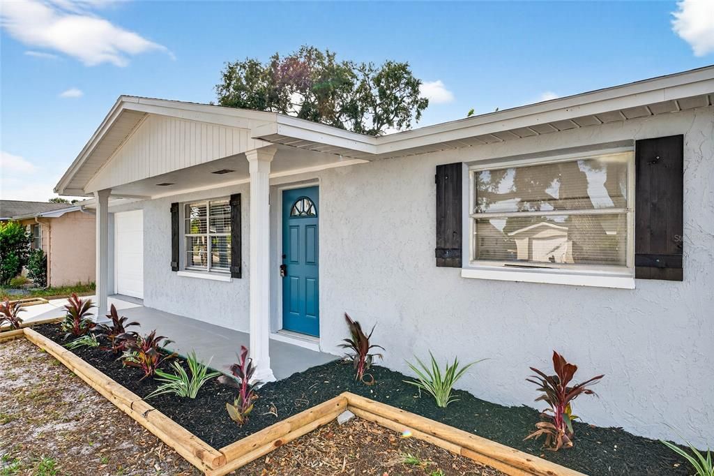 For Sale: $219,900 (2 beds, 1 baths, 840 Square Feet)