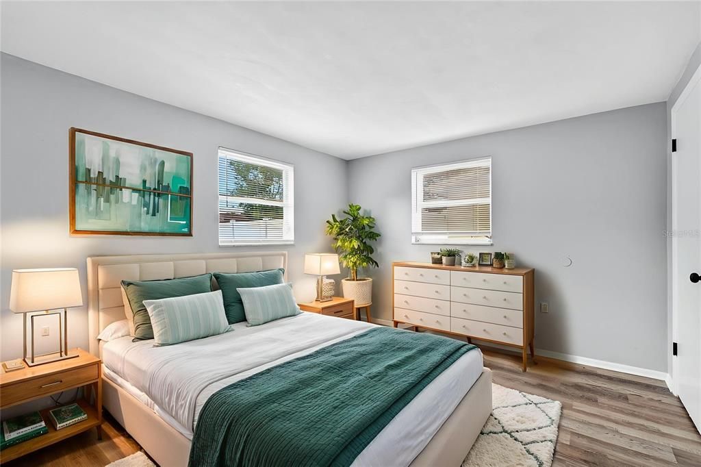 For Sale: $219,900 (2 beds, 1 baths, 840 Square Feet)