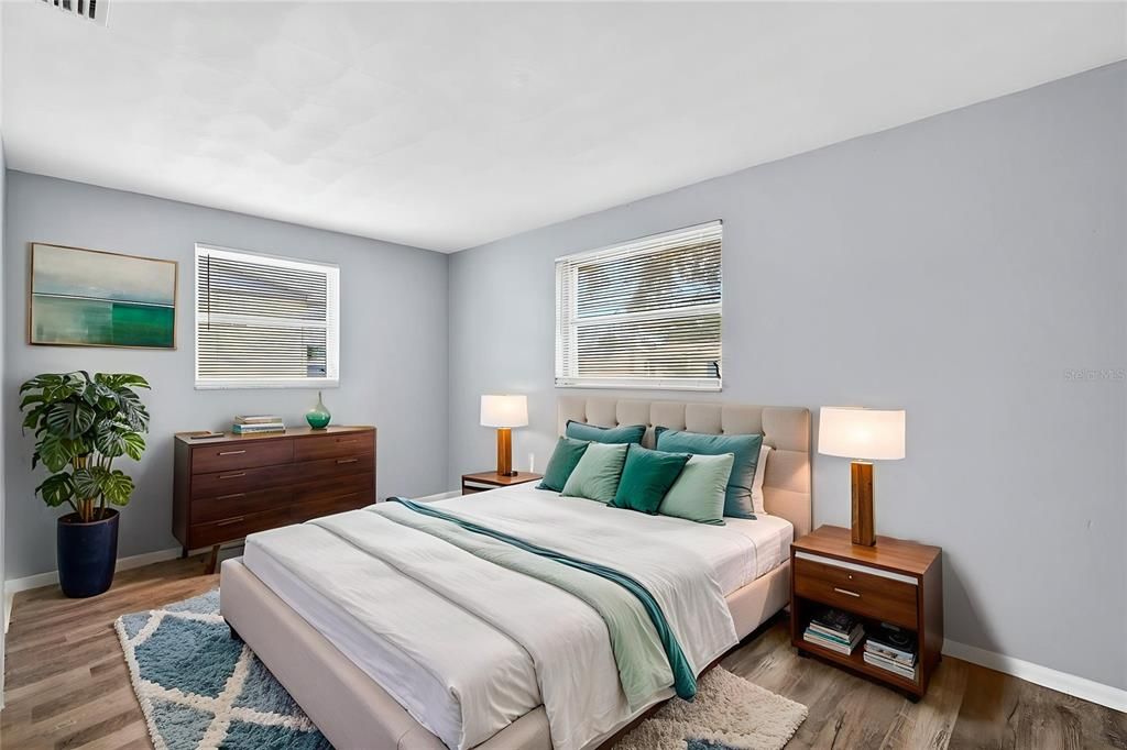 For Sale: $219,900 (2 beds, 1 baths, 840 Square Feet)