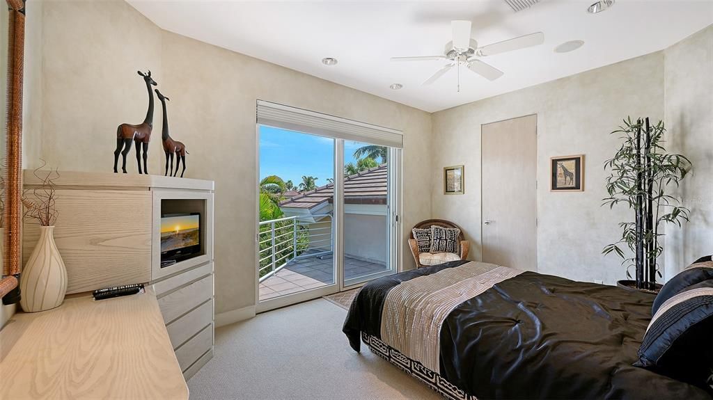 For Sale: $4,895,000 (4 beds, 5 baths, 5080 Square Feet)