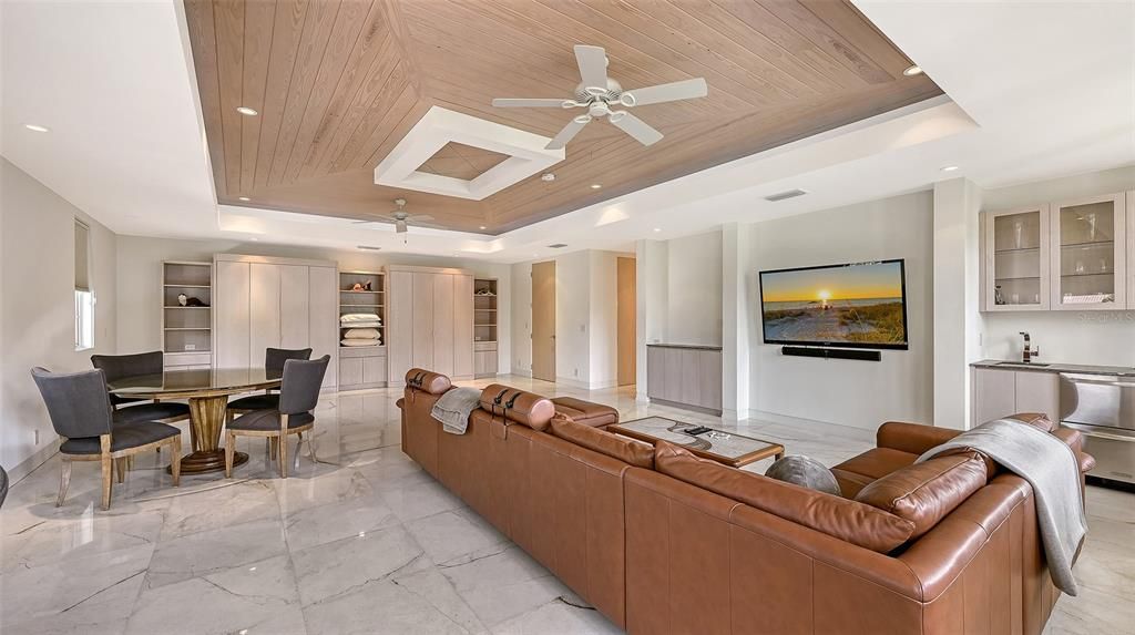 For Sale: $4,895,000 (4 beds, 5 baths, 5080 Square Feet)