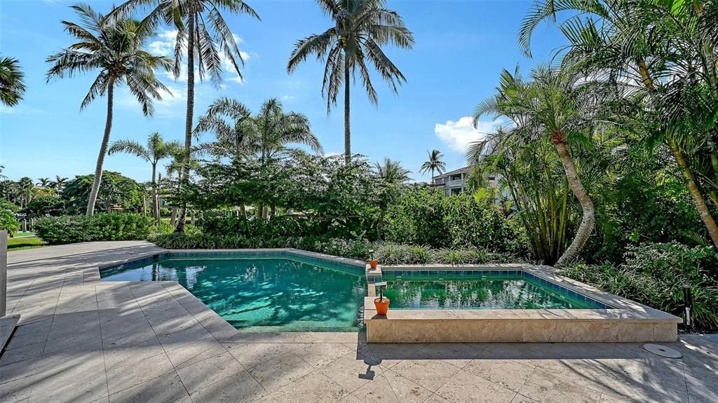 For Sale: $4,895,000 (4 beds, 5 baths, 5080 Square Feet)