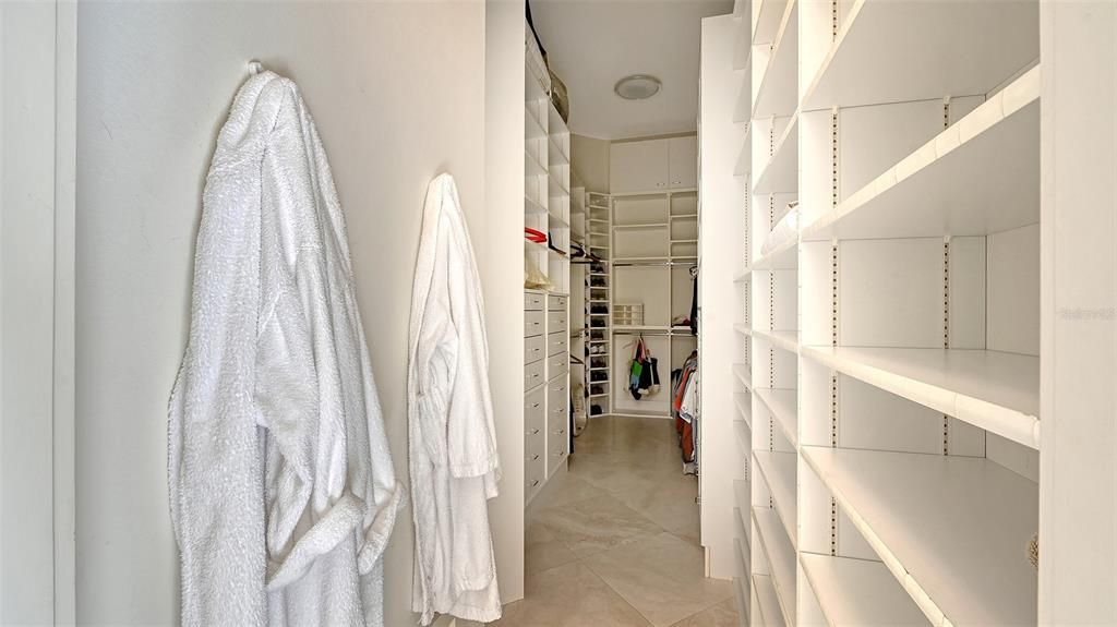 For Sale: $4,895,000 (4 beds, 5 baths, 5080 Square Feet)