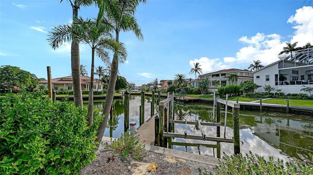 For Sale: $4,895,000 (4 beds, 5 baths, 5080 Square Feet)